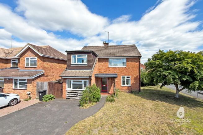3-bed detached on Betchworth Avenue, Earley, RG6, £625,000