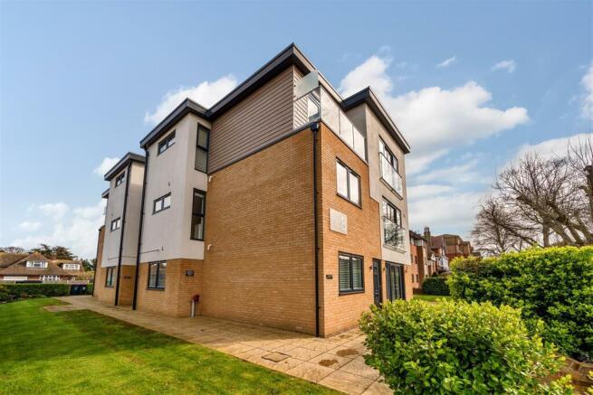 2 Bedroom flat for sale in Birchington by Guildcre