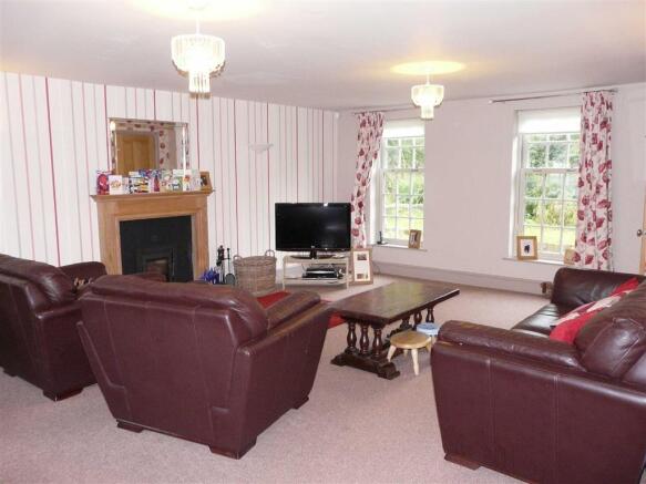 LOUNGE SECOND VIEW