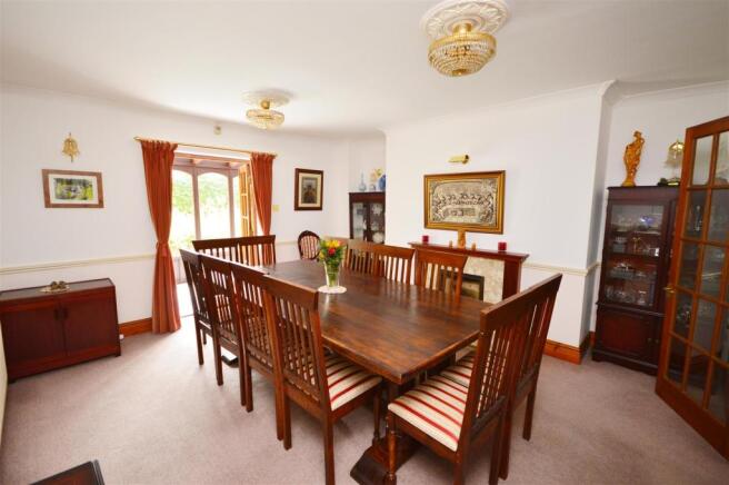 Dining Room Dunan.JPG