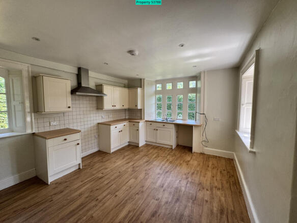 3 bed Detached to rent Image 4