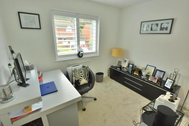 Bedroom/study