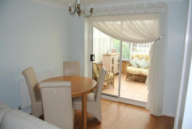 Lounge/ Dining Room