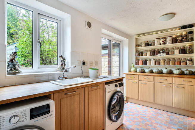 Roebuck Close, Royal Wootton Bassett, SN4 photo 4