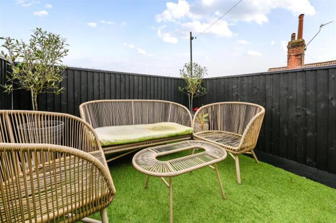 74 WINDSOR ROAD - TN393PE (12).jpg