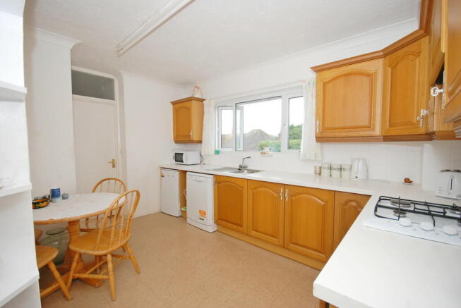 Kitchen/Breakfast...