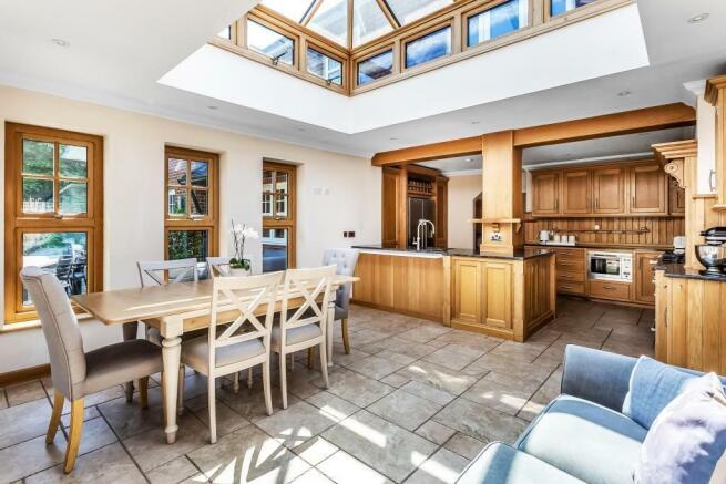 .kitchen dining.jpg