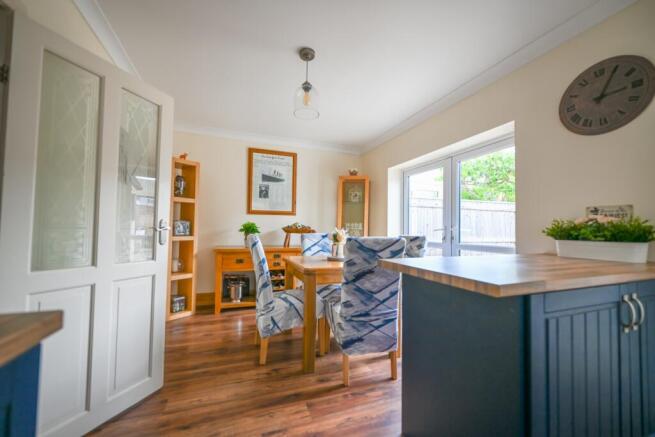 3 bed Semi-Detached for sale Image 8