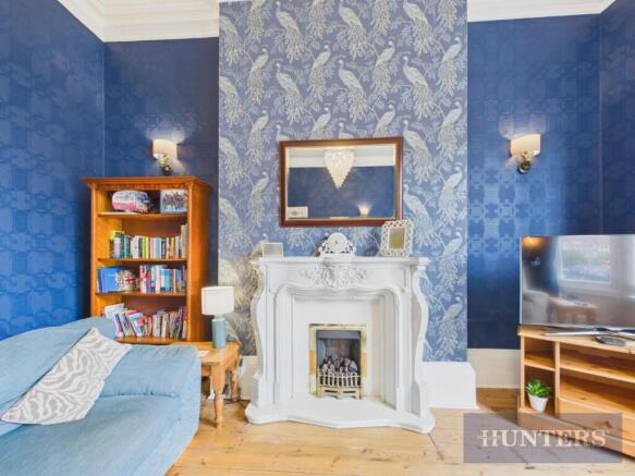 6 bed Semi-Detached for sale Image 3