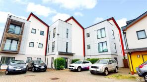 Flat 3, 45 Fielding House, Cairns Avenue, Streatham, London SW16 5ER