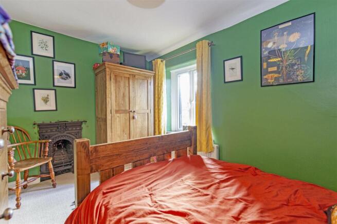 Bedroom 1-3.jpg
