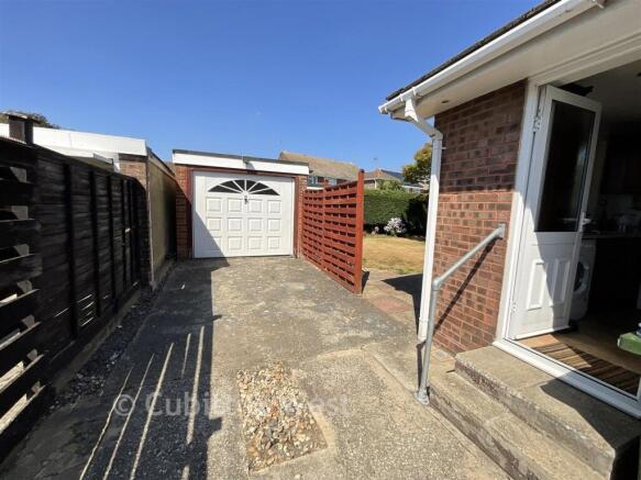 Garage/Driveway