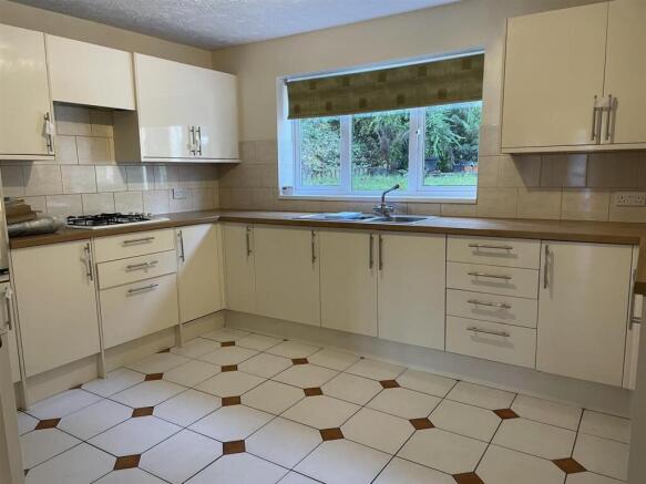 Kitchen1.jpg