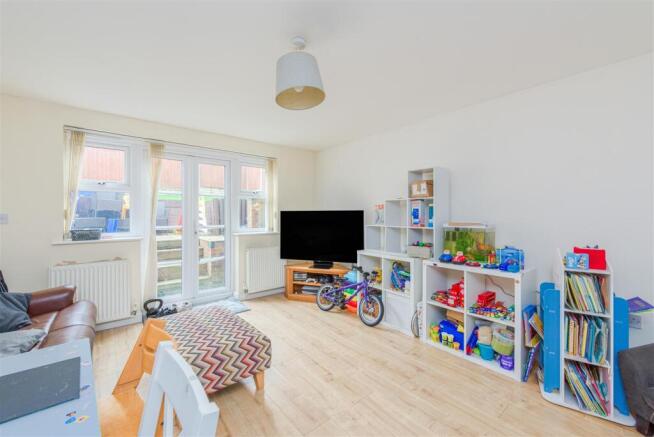 2 Summer Fields Drive, Midway