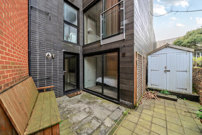 1433141-4-69c1149...