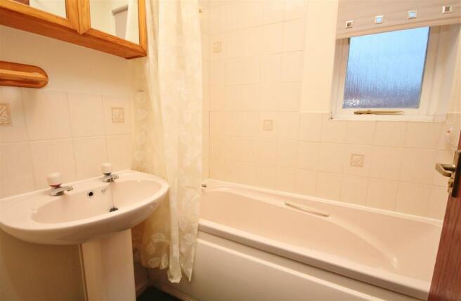 37 Tamar Close, St Ives, bath.JPG