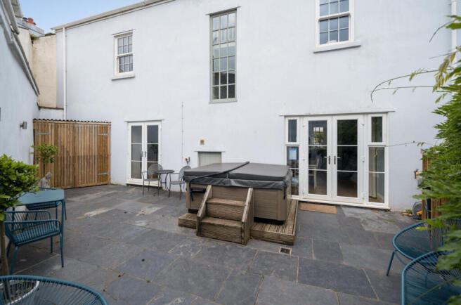 1298997-13-684862...