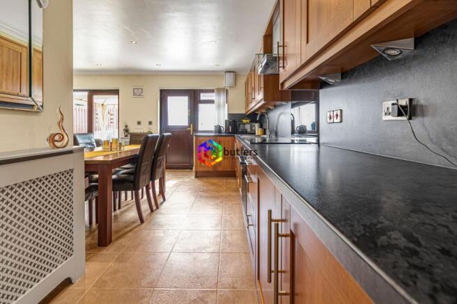 3 bed Semi-Detached for sale Image 10