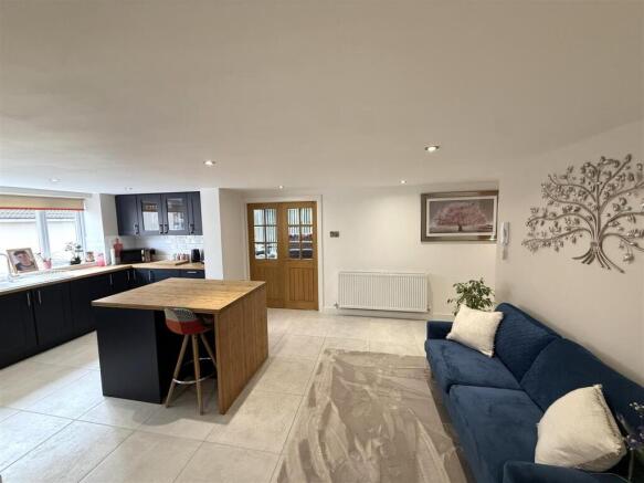 Dining Kitchen 2.JPG