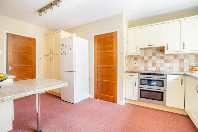 3 bed Detached for sale Image 7