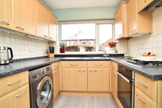 3 bed Semi-Detached for sale Image 4
