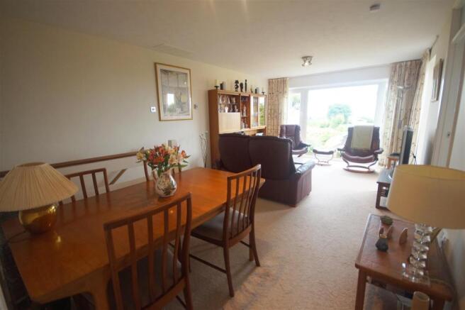 Lounge / Dining Room
