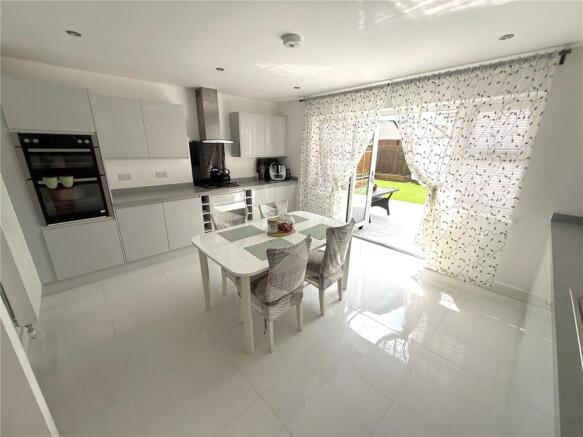 Kitchen/Dining