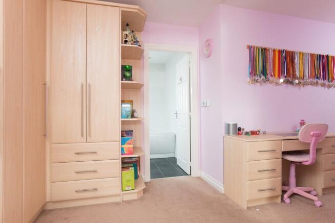 Photo 10