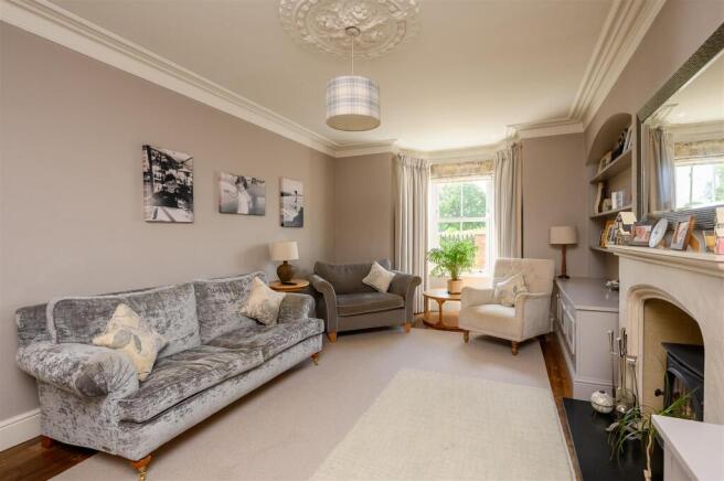 5 bed House for sale Image 6