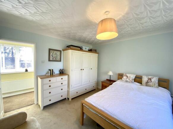 BEDROOM 2