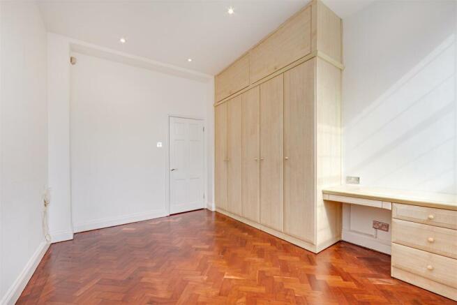 1st bedroom 3.jpg
