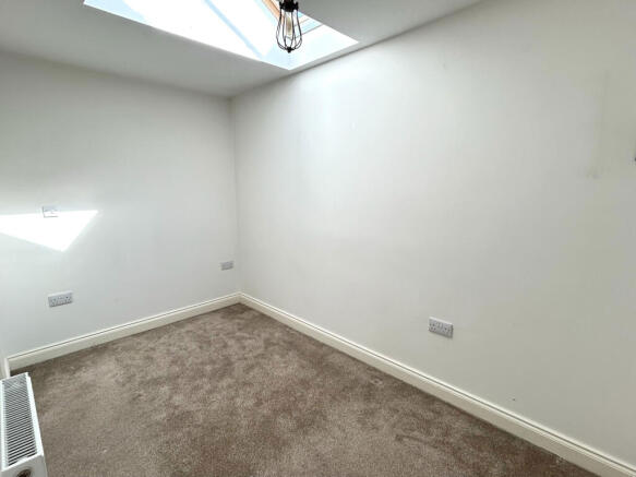2 bed Terraced for sale Image 8