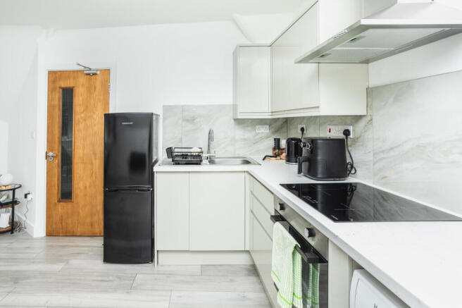 6 bed Block of Apartments for sale Image 10