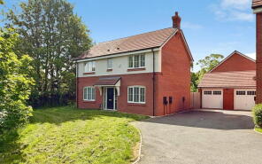 10, Wade Close, Oadby, Leicester LE2 2GJ
