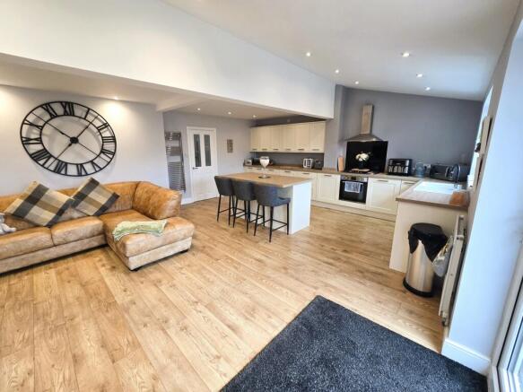2 bed Bungalow for sale Image 7