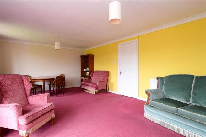 Lounge /Dining Room