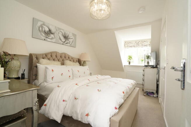 3 bed Semi-Detached for sale Image 9