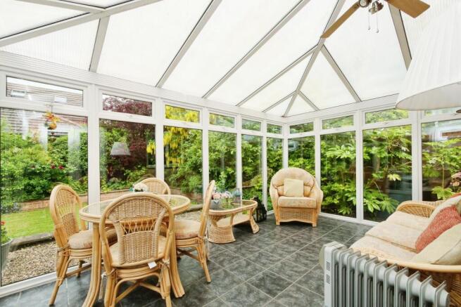 4 bed Detached for sale Image 9