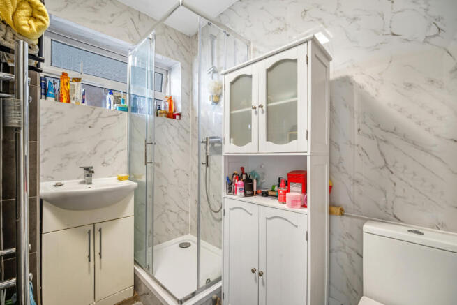 64 Prospect Road, IG8 photo 4