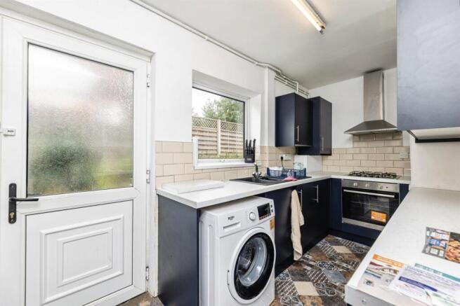 3 bed Semi-Detached for sale Image 8