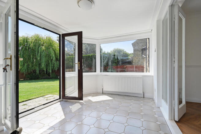 4 bed Detached to rent Image 10