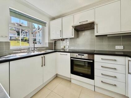 Poplar Way, Midhurst, West Sussex, GU29