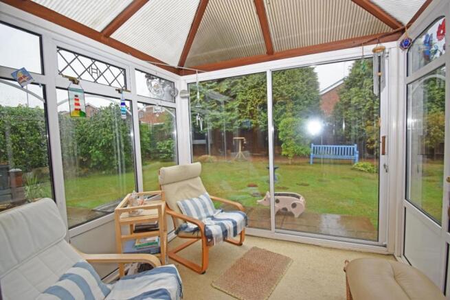 8 Crabtree Close, conservatory.jpg