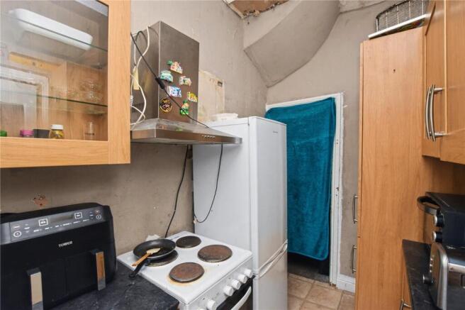 2 bed Terraced for sale Image 6