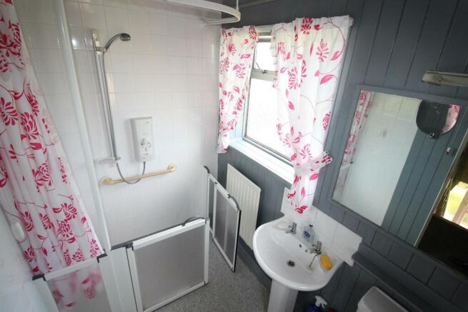 Shower Room.JPG