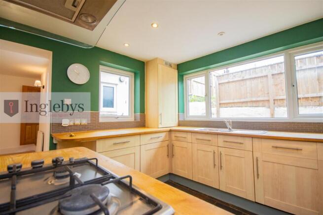 4 bed Terraced for sale Image 10