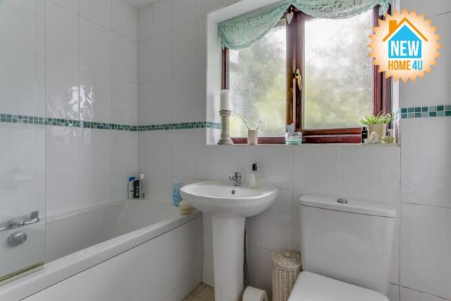 FAMILY BATHROOM: