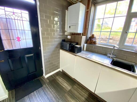 kitchen 1.jpg