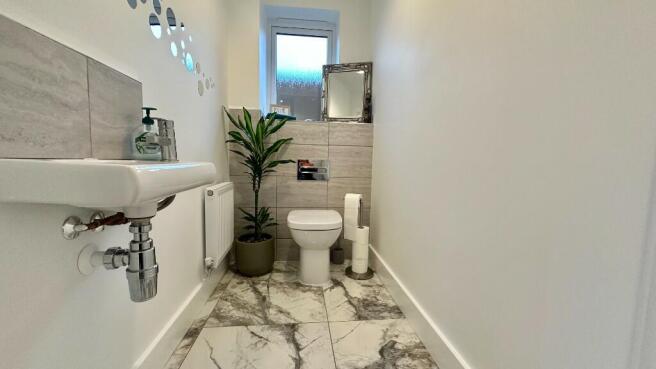 Cloakroom/wc