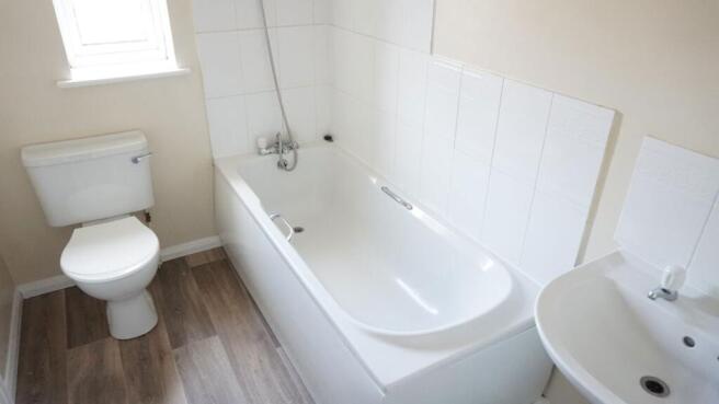 2 bed Semi-Detached to rent Image 9